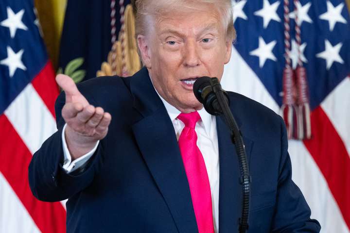 Lætur FBI rannsaka Clinton vegna Epsteins