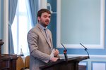 Ráðherra barnaverndarmála lækar færslu um öfundsjúka og eigingjarna barnaverndarstarfsmenn