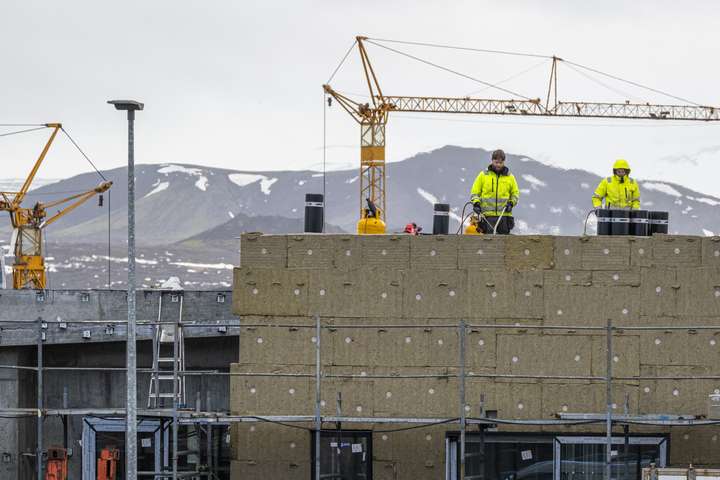 Hvenær hækka laun of mikið?