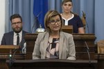 Kjörin formaður bæjarstjórnar þvert á fyrirheit um að draga úr störfum
