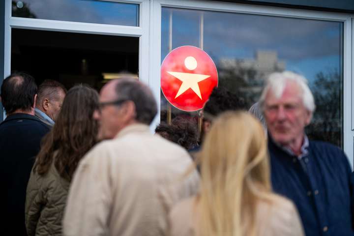 Fundarmanni vikið af hitafundi Vorstjörnunnar eftir að hafa verið ásakaður um ofbeldi