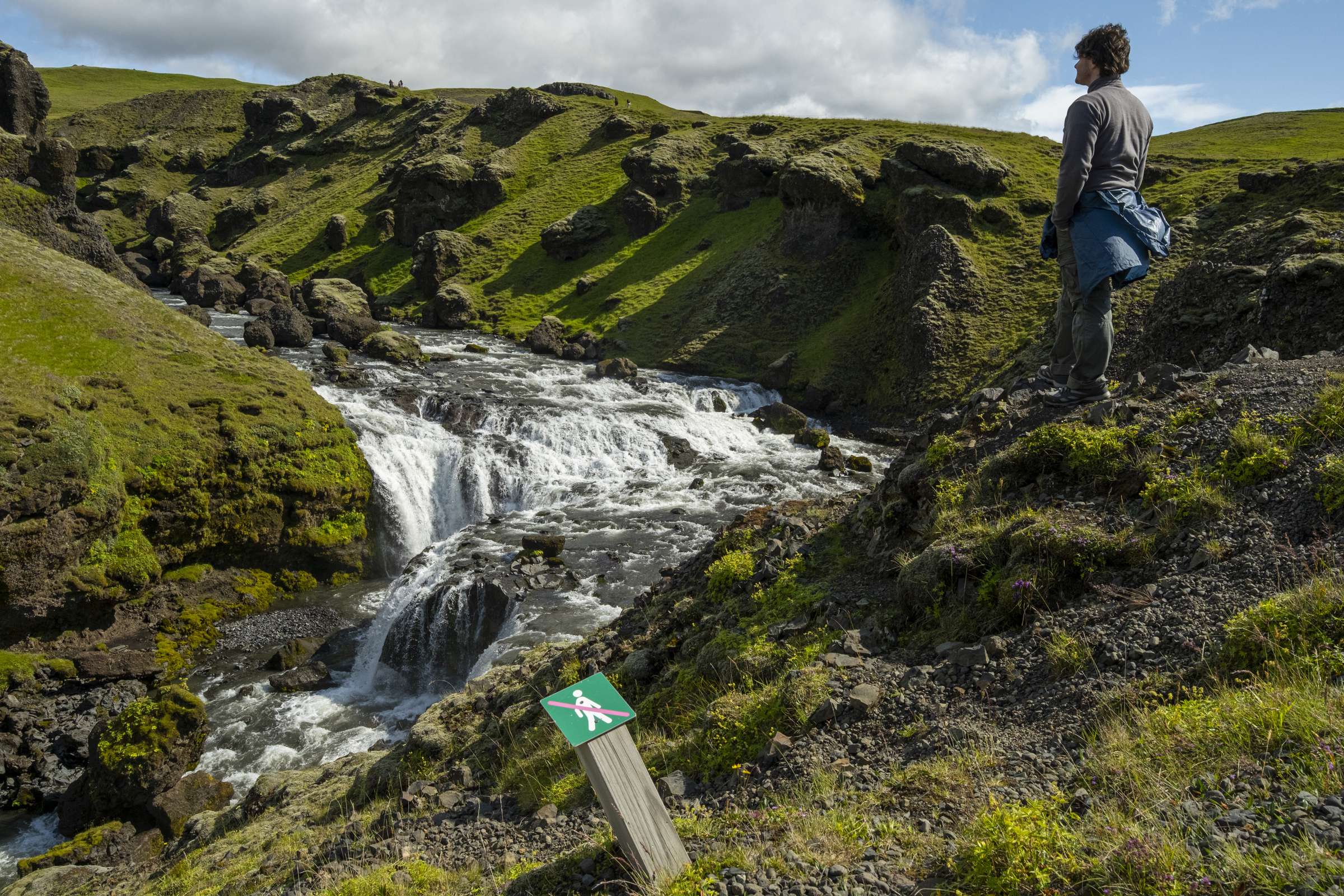 Náttúru raskað á vinsælustu ferðamannastöðum landsins - Heimildin