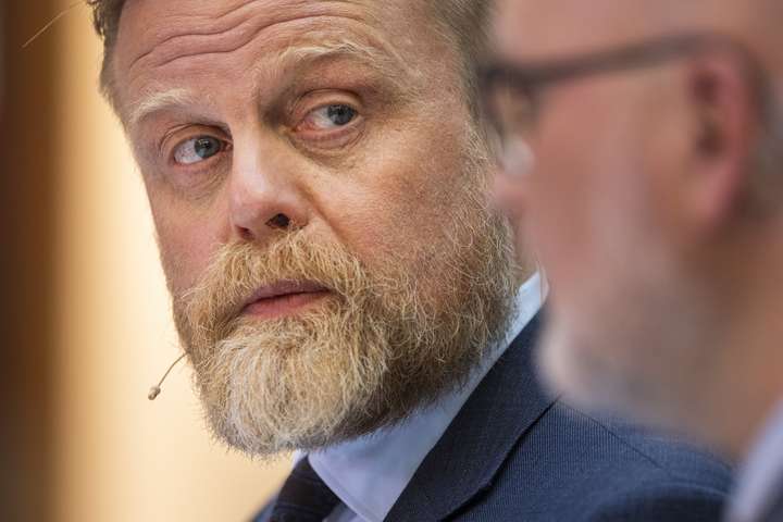 Þverstæður íslenskrar efnahagsstjórnar