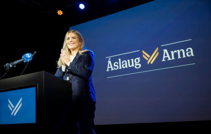Áslaug Arna komin aftur á þingfararkaup