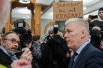 Borgun - frá ríkinu til Engeyinga og þaðan til Cayman-eyja