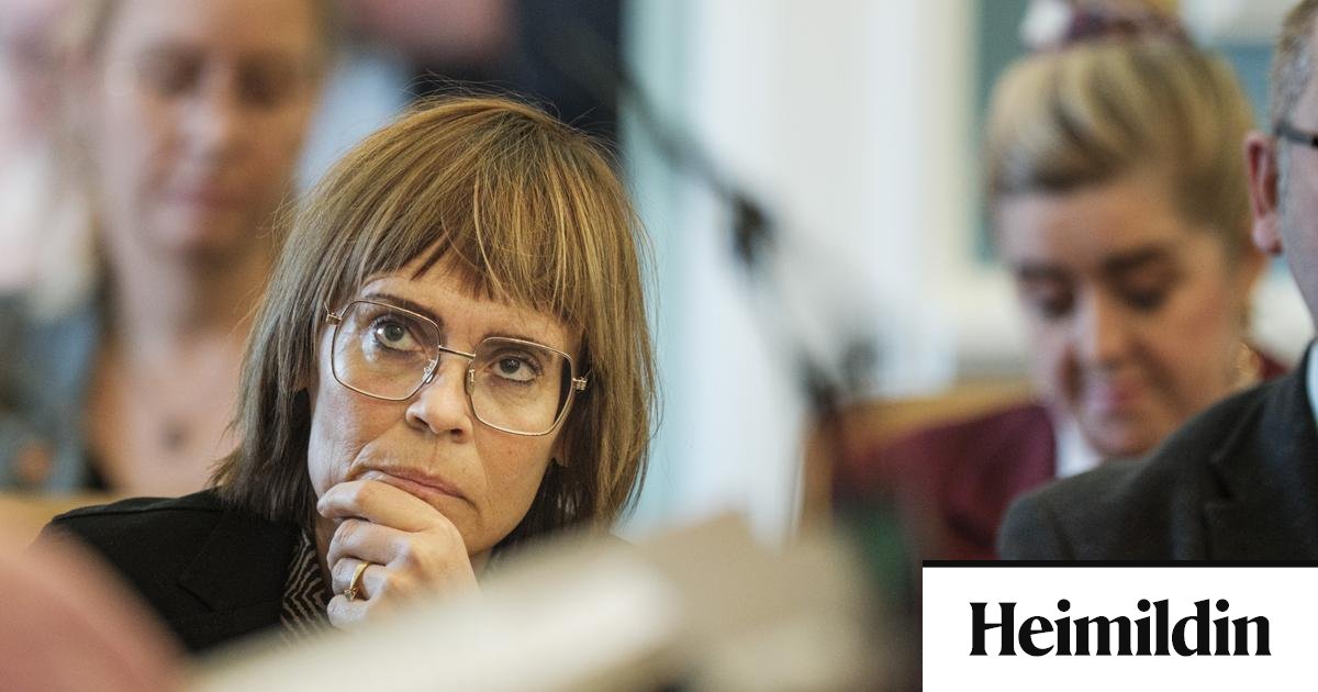 Segir „falsfrétt“ og „óhróður“ að hún vilji bera ESB-aðild undir Bandaríkin