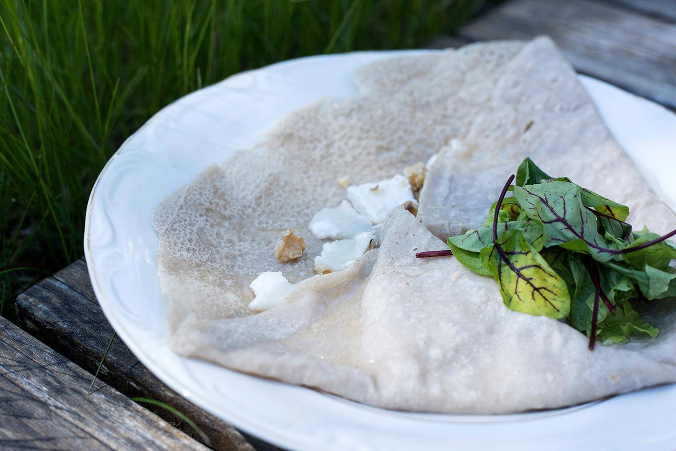 Gallettes með geitaosti, valhnetum og hunangi.