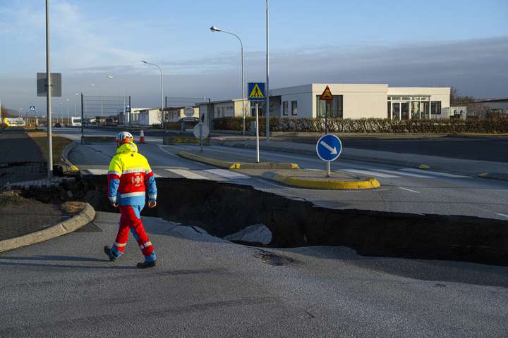 „Líkur á eldgosi eru því enn miklar“