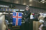 „Ef þú ert ekki skíthæll ertu velkominn um borð“