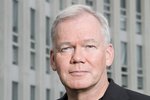 Hannes Hólmsteinn furðar sig á því að Hildur Lilliendahl haldi starfi sínu