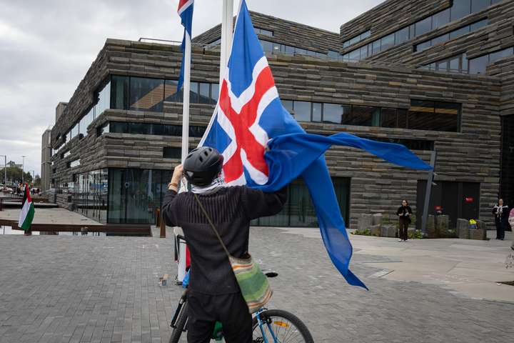 Er pólitíska skautunin í genunum?