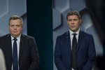Súr Sigmundur kallar Bjarna farþega og segir að hann hljóti að hætta í stjórnmálum