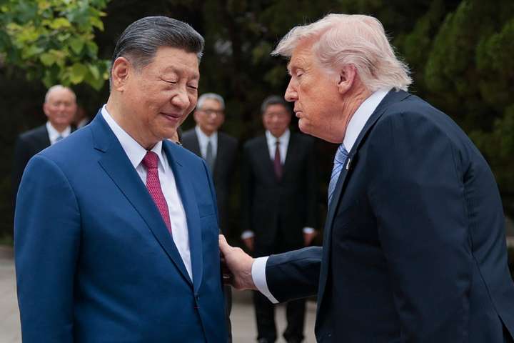 Xi hittir Pútín beint á eftir Trump