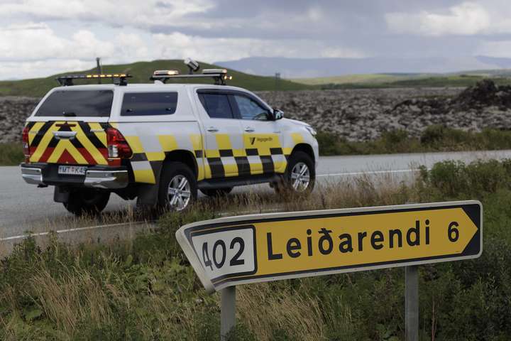 Þrjú ungmenni látin eftir slys á Krýsuvíkurvegi