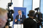 Sjö af hverjum tíu vilja að Bjarni hætti sem ráðherra