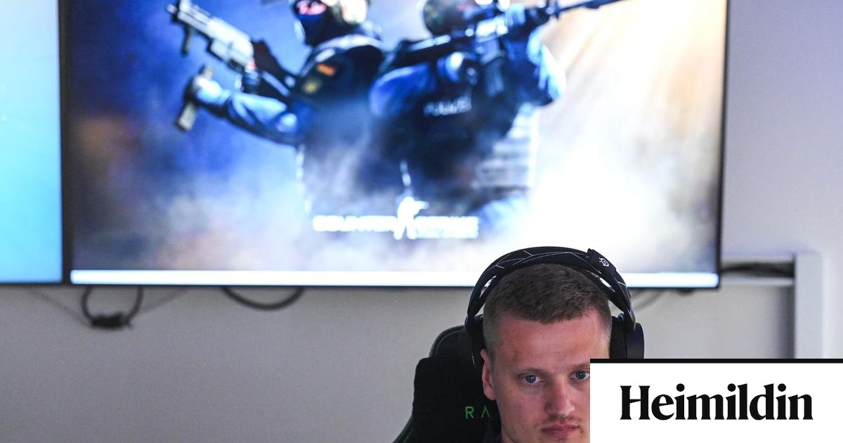 Ljósmyndarar saka lögregluna um árásir