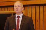 Yfirmaðurinn í sparisjóðnum, sem hjálpaði  Illuga undan fjárnámi, var skipaður í stjórn RÚV