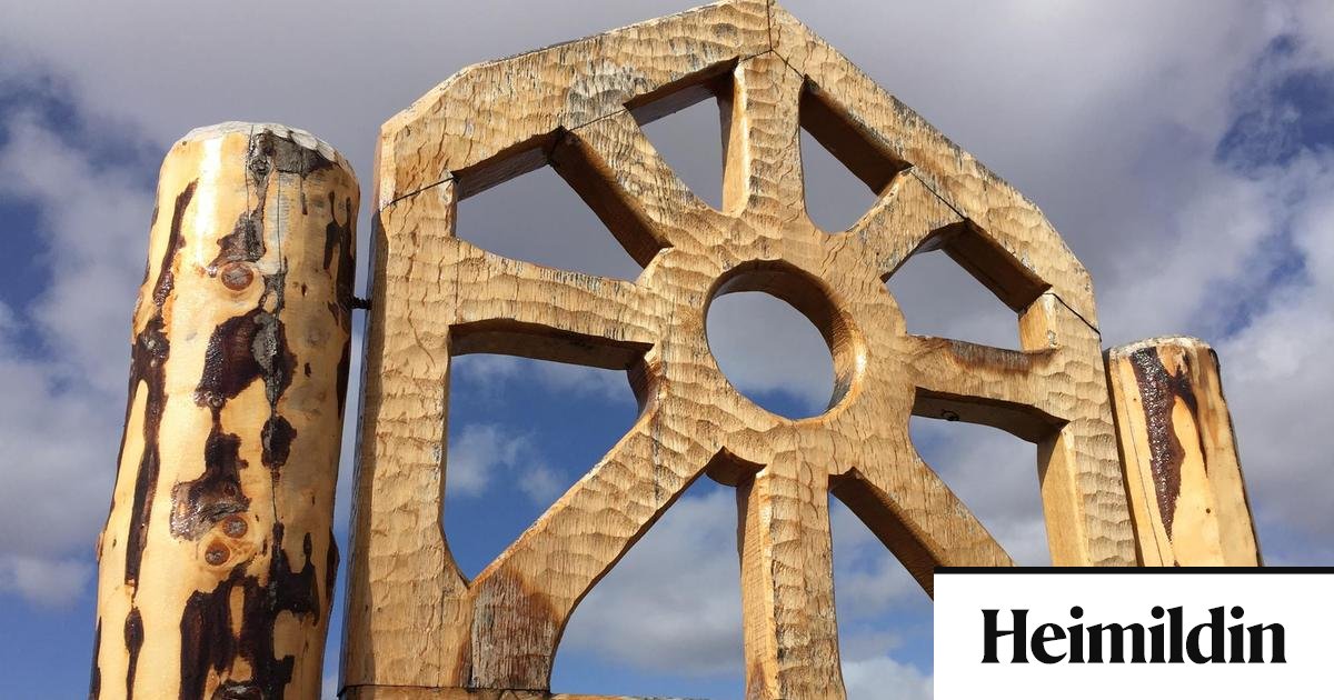 Sautján hætt ári eftir framkvæmdastjóraskipti