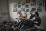 Hætti við uppgjöfina eftir lömun og fór í svifflug, ferðast um heiminn og málar myndir