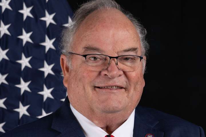 Billy Long biðst afsökunar: „Það var engin alvara í þessu“